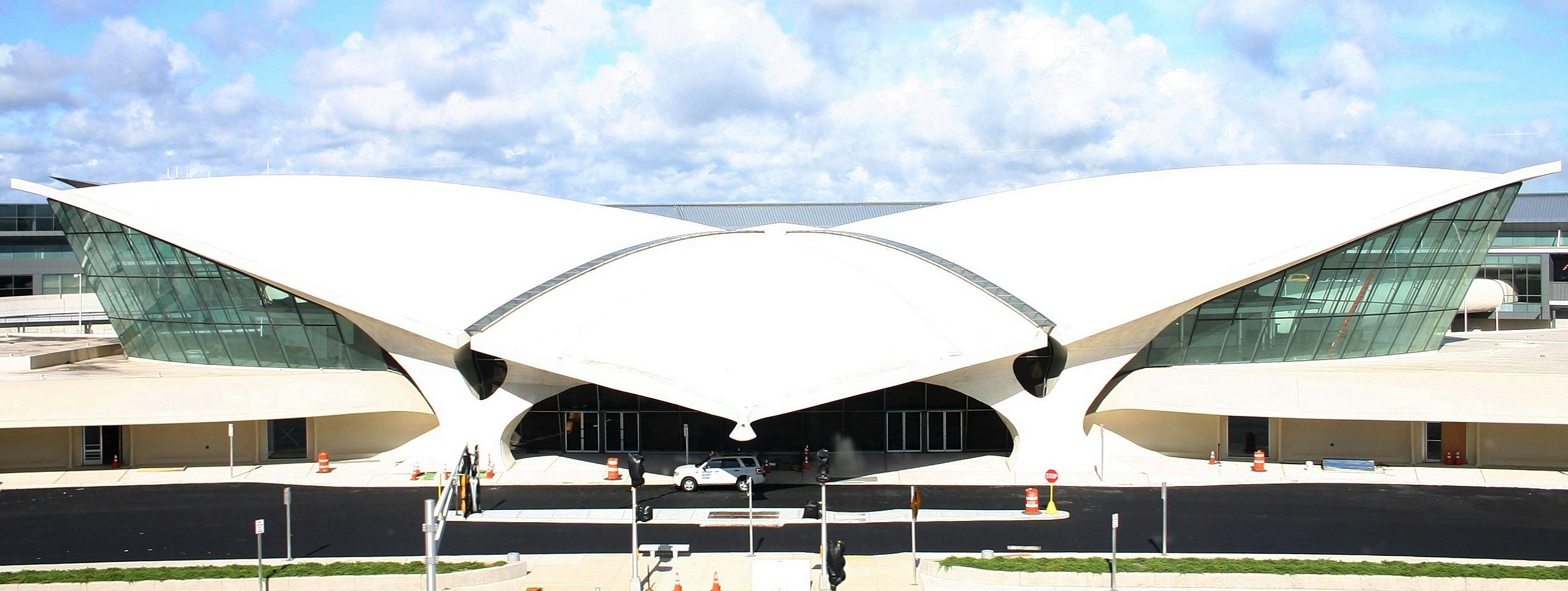 The TWA Flight Center: When an Airport Learned to Fly