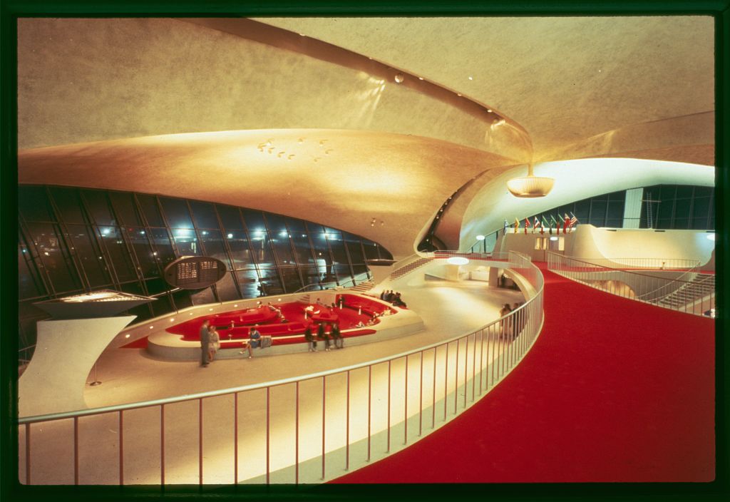 Historical view related to The TWA Flight Center: When an Airport Learned to Fly.